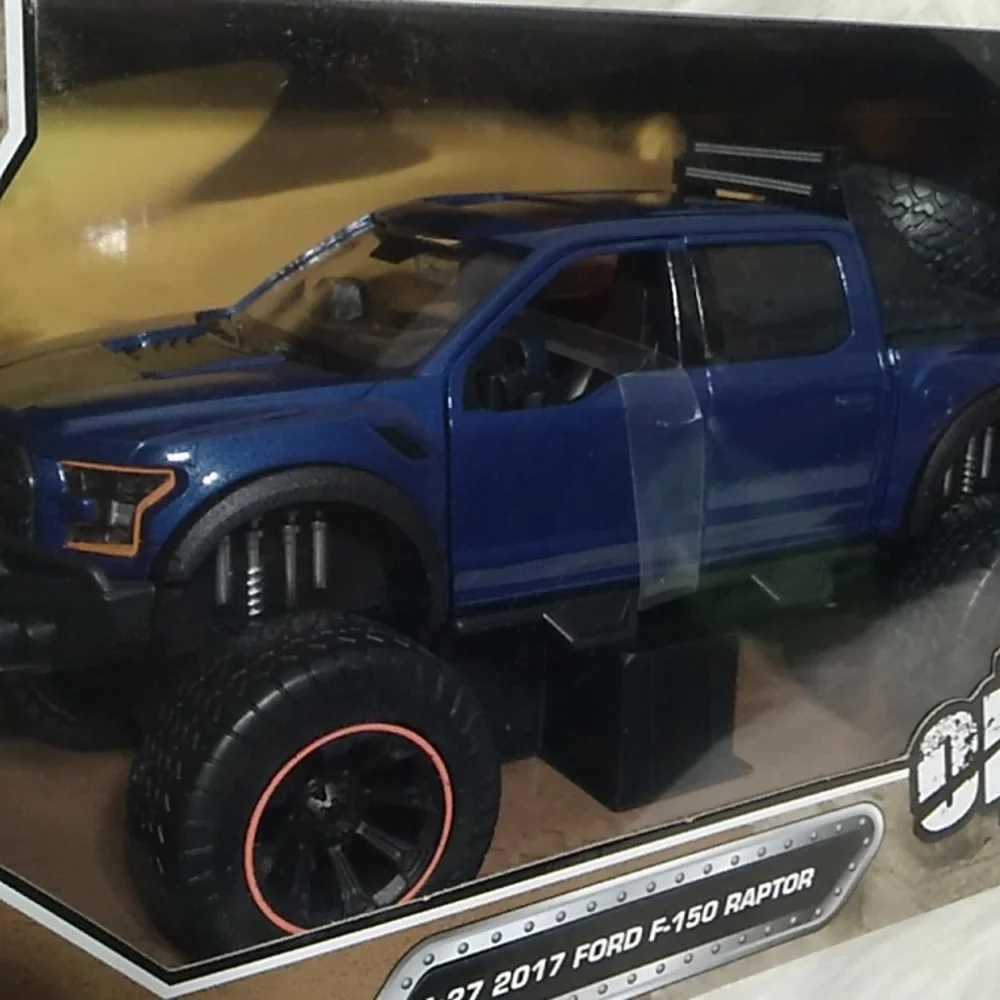 NIB Off Road 2017 Ford F-150 Blue Raptor Die Cast Scale 1/24 2020